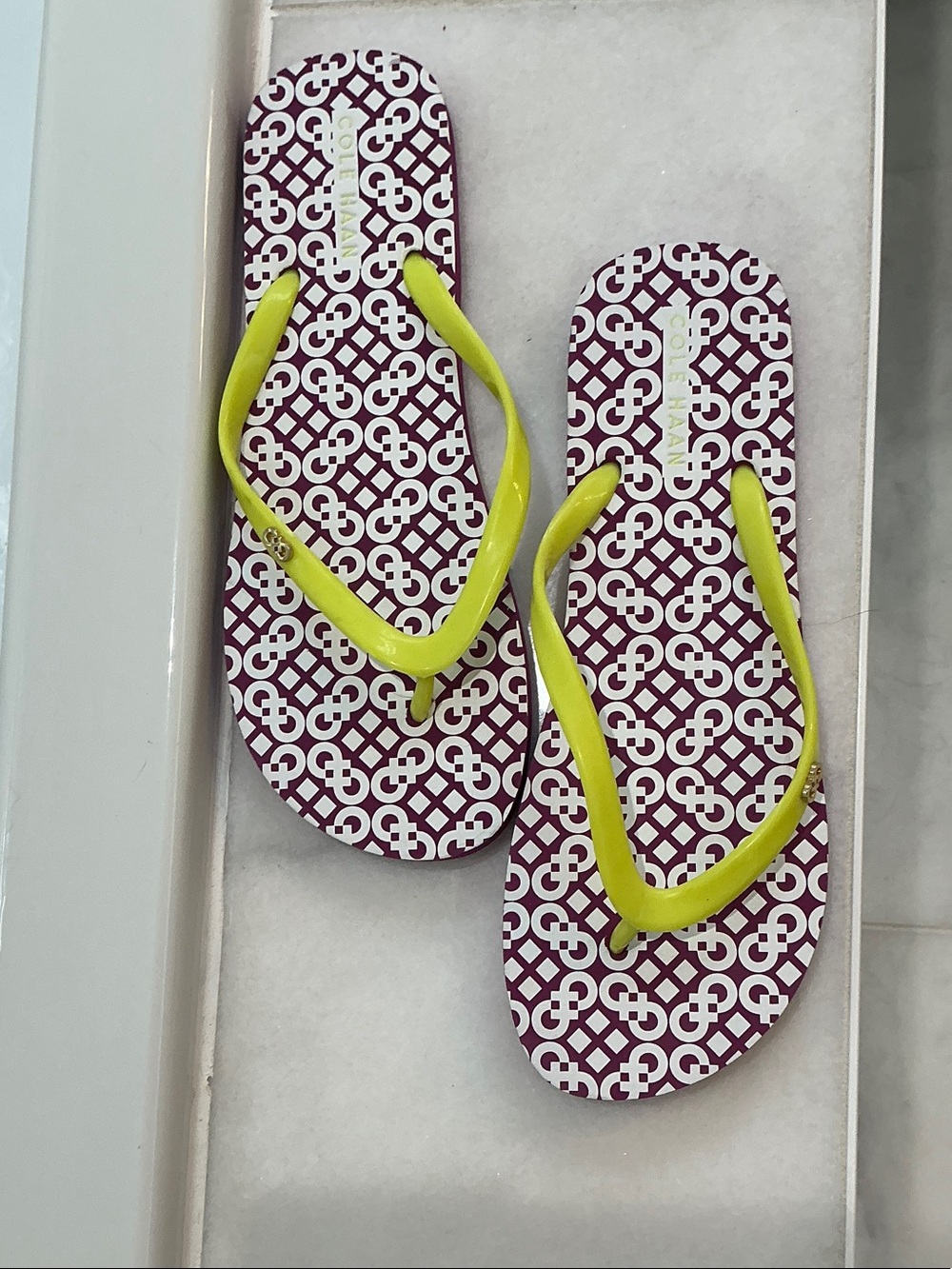 Cole Haan Yellow-Strap Geometric Print Women's Flip Flops W 9